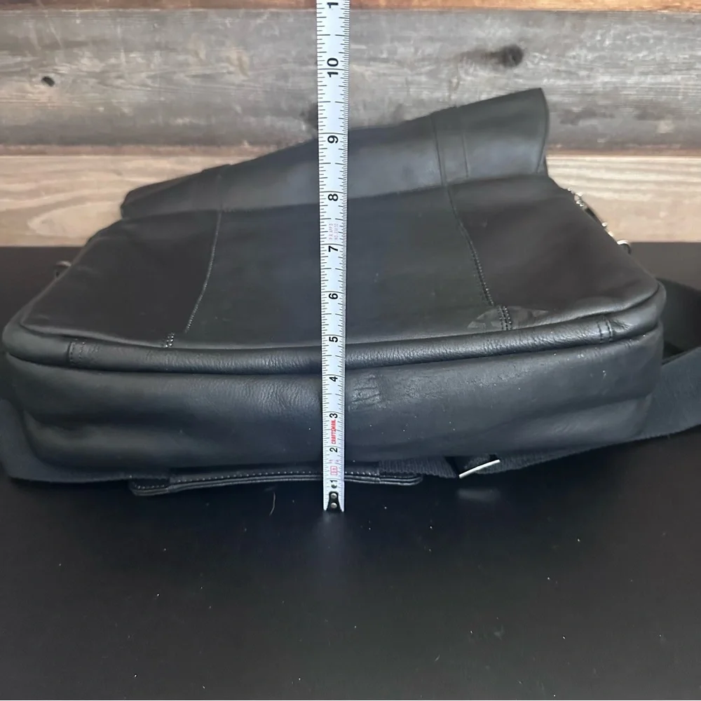 Samsonite Black Leather Flapover Business Case Double‎ Gusset Fits 15.6 Laptop
